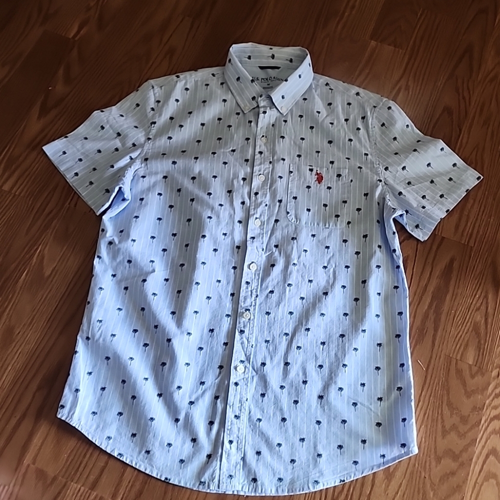 U.S. Polo Assn button down short sleeve shirt med